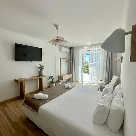 Pure Flor De Esteva Bed and Breakfast Vila do Bispo