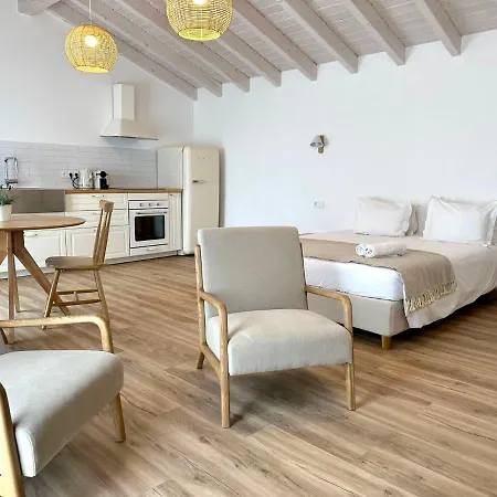 Pure Flor De Esteva Bed & Breakfast